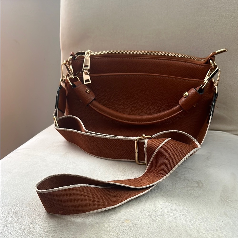 Elegant Brown Leather Shoulder Bag